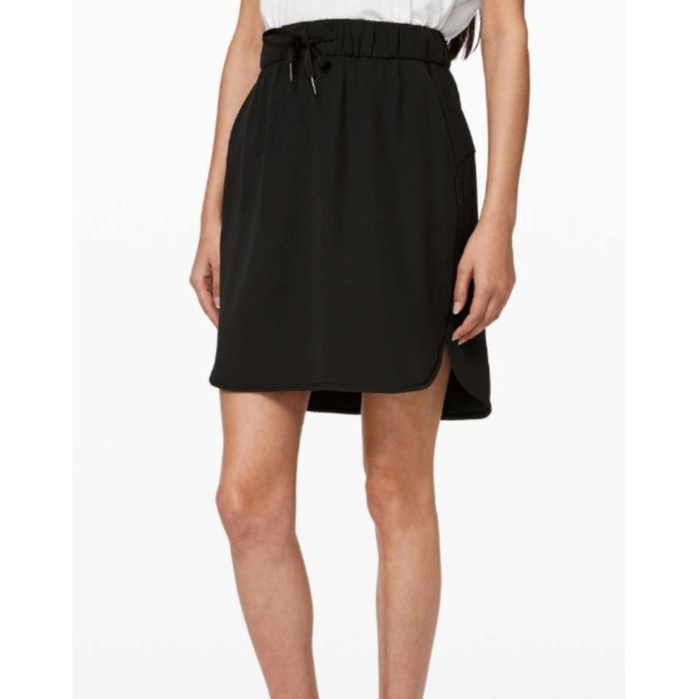 Lululemon Size 4 On The Fly Skirt *Woven Black W8A87S